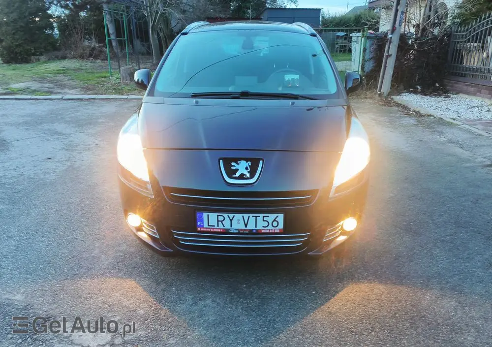PEUGEOT 5008 155 THP Allure