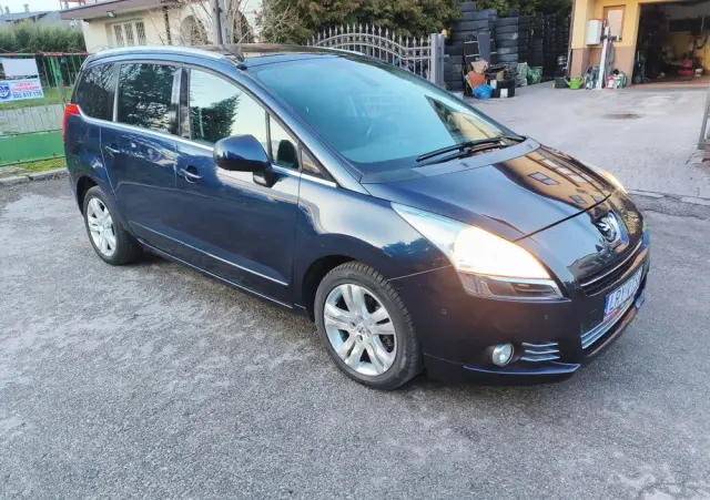 PEUGEOT 5008 155 THP Allure