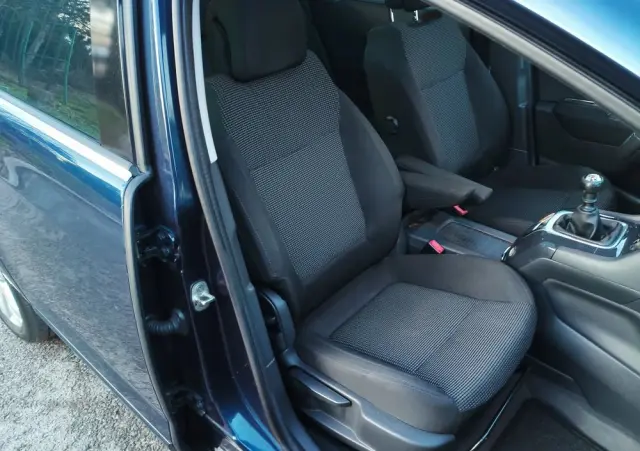 PEUGEOT 5008 155 THP Allure