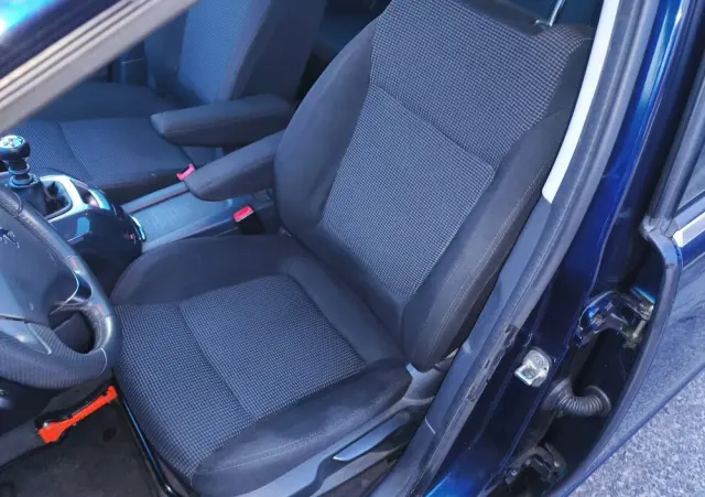 PEUGEOT 5008 155 THP Allure