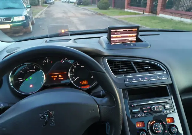 PEUGEOT 5008 155 THP Allure