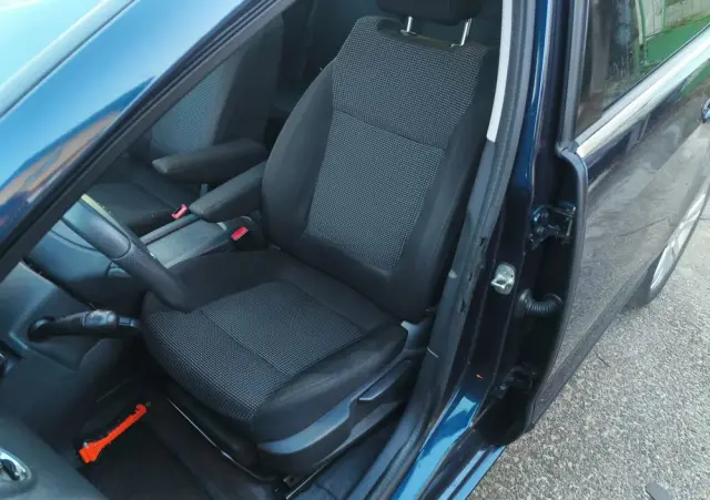 PEUGEOT 5008 155 THP Allure