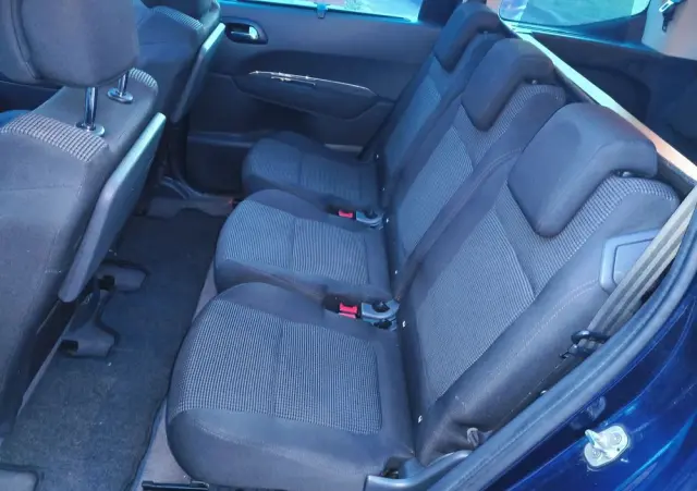 PEUGEOT 5008 155 THP Allure