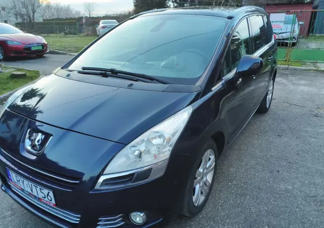 PEUGEOT 5008 155 THP Allure