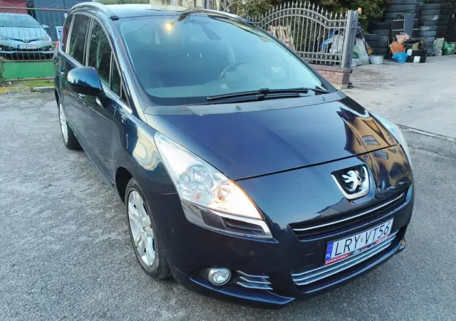 PEUGEOT 5008 155 THP Allure