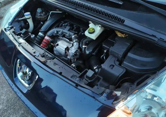 PEUGEOT 5008 155 THP Allure