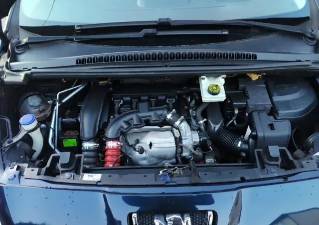 PEUGEOT 5008 155 THP Allure