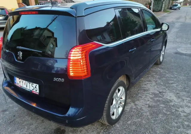 PEUGEOT 5008 155 THP Allure