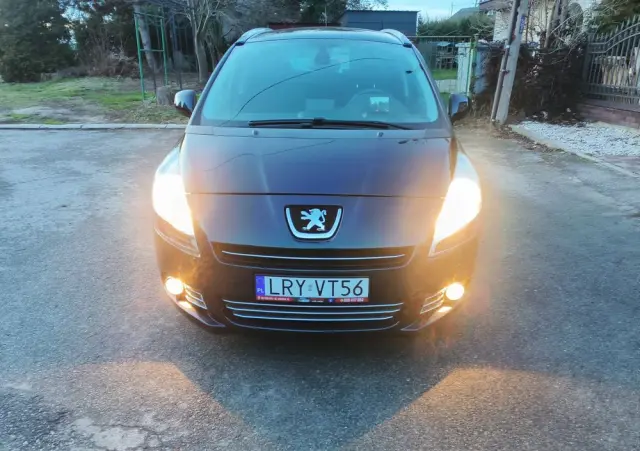 PEUGEOT 5008 155 THP Allure