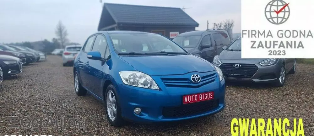 TOYOTA Auris 