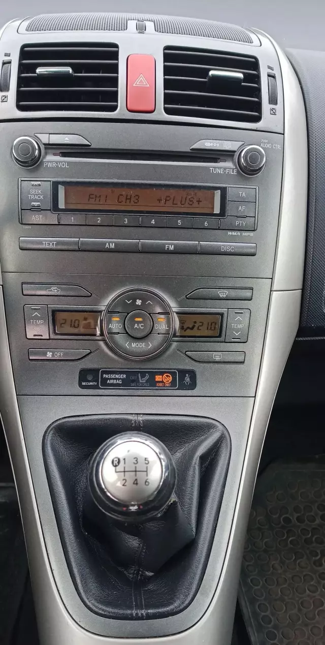 TOYOTA Auris 2.0 D-4D (126 KM)