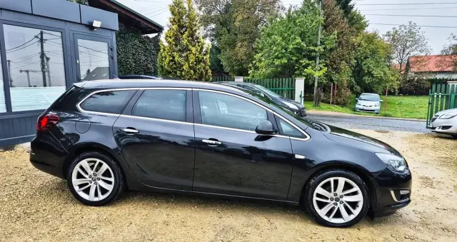 OPEL Astra 1.4 Turbo Cosmo