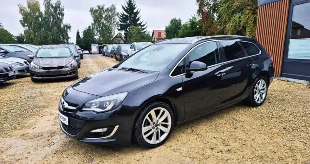 OPEL Astra 1.4 Turbo Cosmo