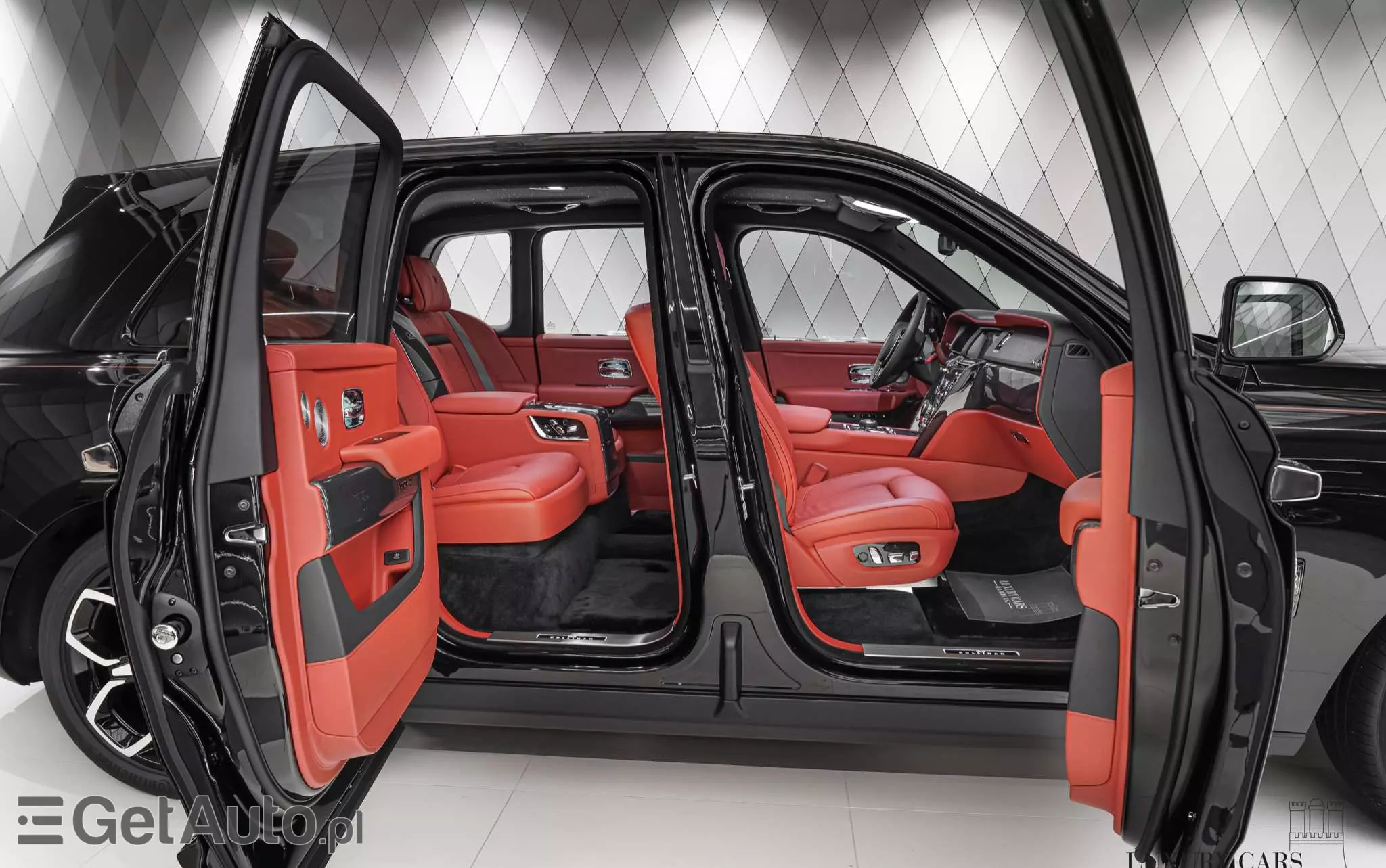 ROLLS-ROYCE Cullinan 