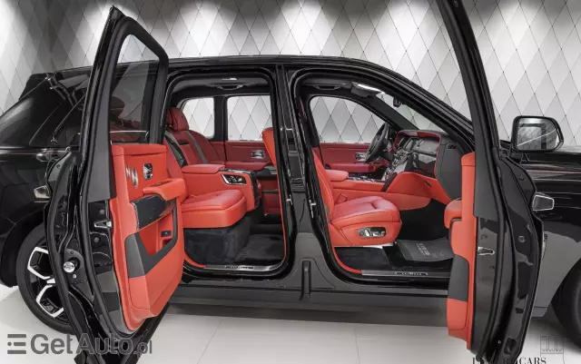 ROLLS-ROYCE Cullinan 