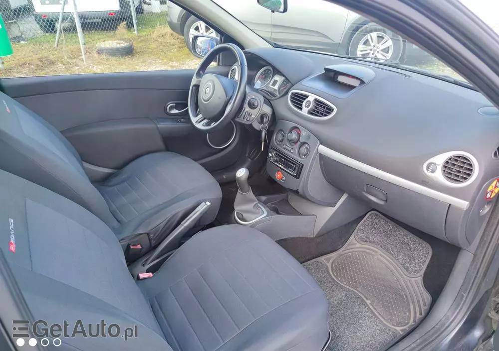 RENAULT Clio 1.6 16V Expression
