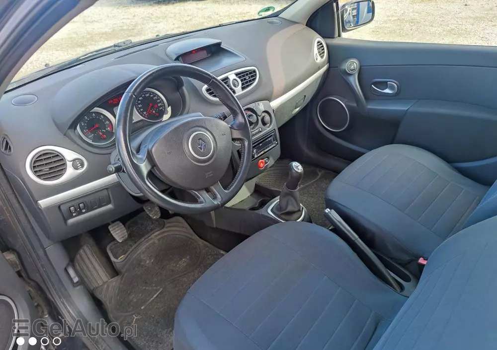 RENAULT Clio 1.6 16V Expression