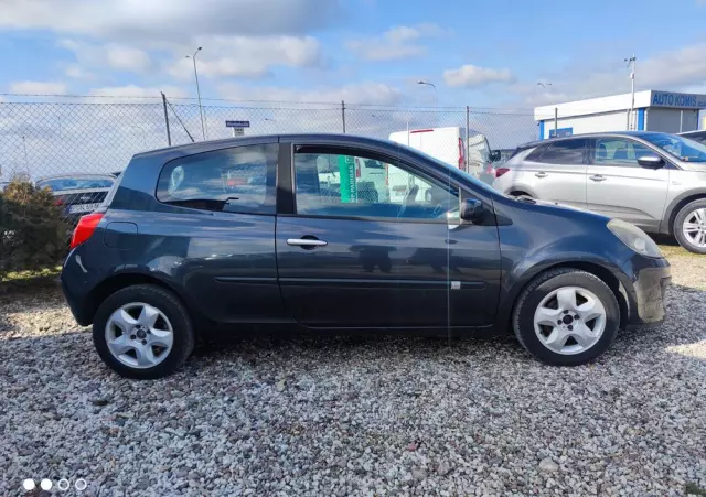 RENAULT Clio 1.6 16V Expression