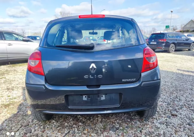RENAULT Clio 1.6 16V Expression