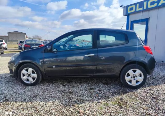 RENAULT Clio 1.6 16V Expression