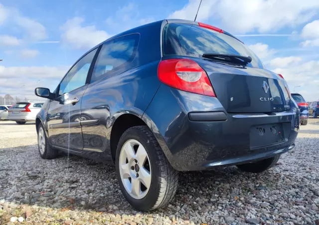 RENAULT Clio 1.6 16V Expression