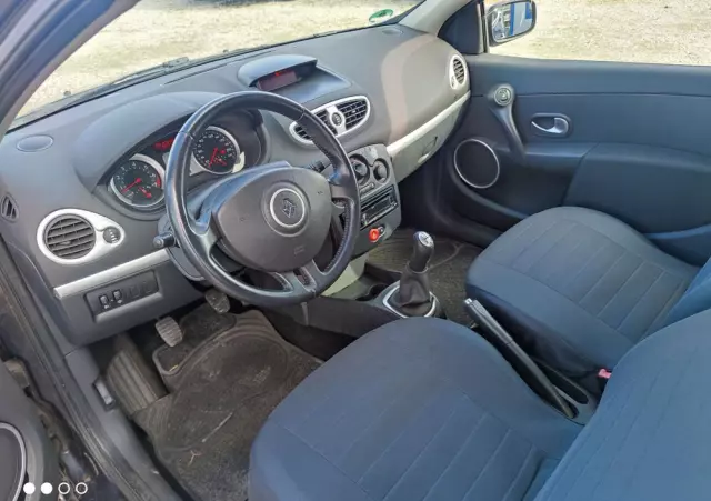 RENAULT Clio 1.6 16V Expression