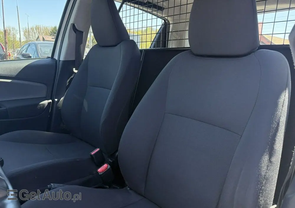 TOYOTA Yaris 1.5 Active