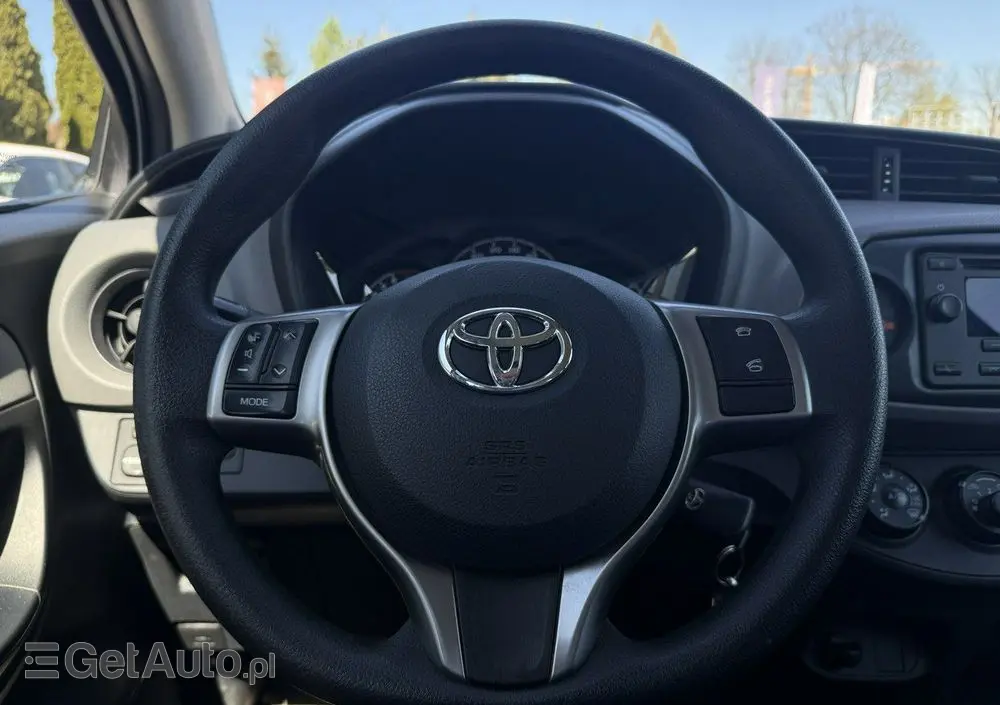 TOYOTA Yaris 1.5 Active