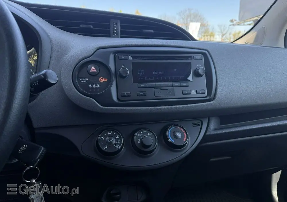 TOYOTA Yaris 1.5 Active