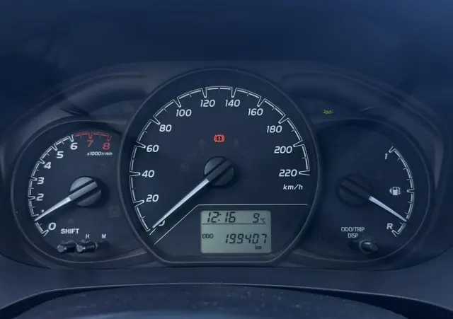TOYOTA Yaris 1.5 Active
