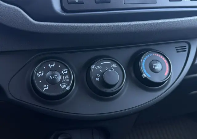 TOYOTA Yaris 1.5 Active