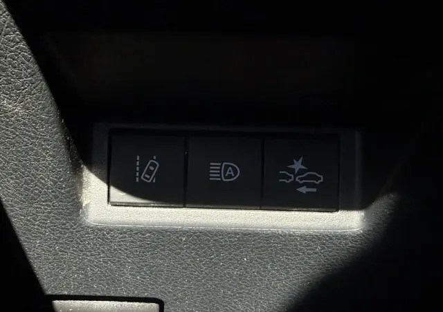 TOYOTA Yaris 1.5 Active