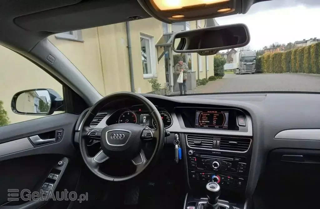 AUDI A4 