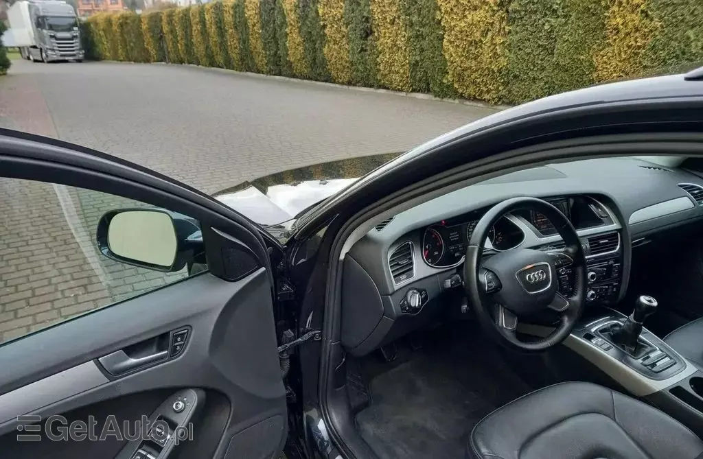 AUDI A4 