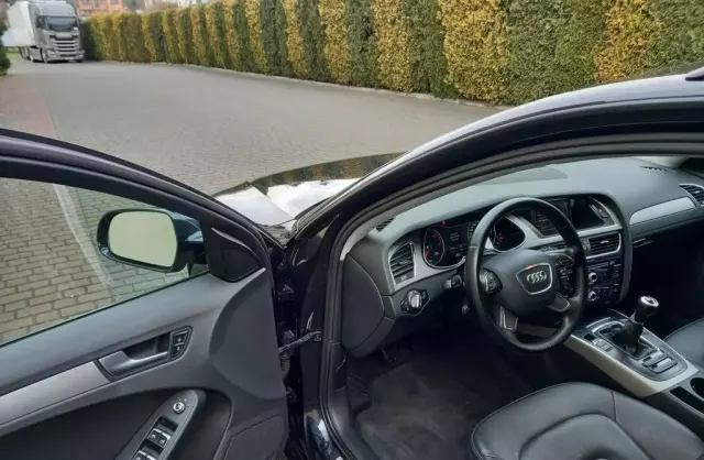 AUDI A4 