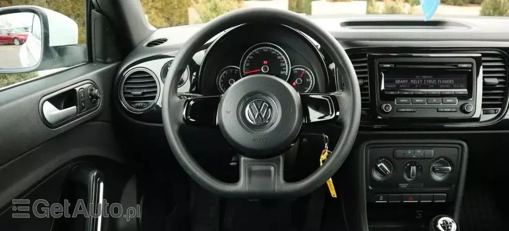 VOLKSWAGEN Beetle 