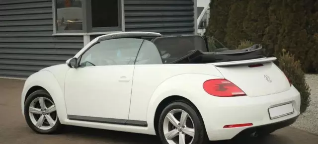 VOLKSWAGEN Beetle 