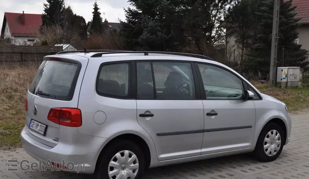 VOLKSWAGEN Touran 