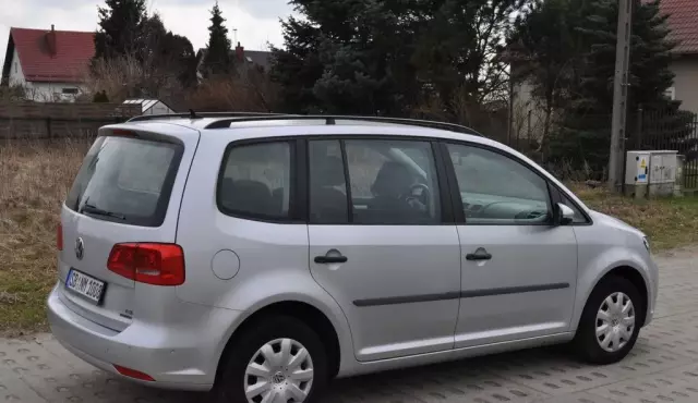 VOLKSWAGEN Touran 
