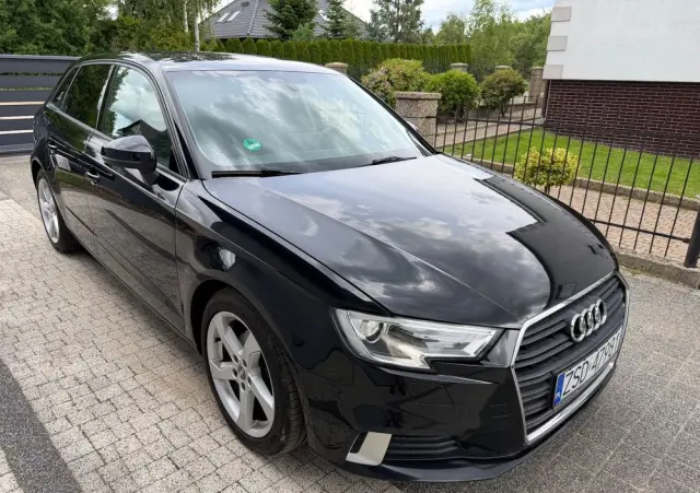 AUDI A3 Sportback 1.6 TDI(clean diesel) Ambition