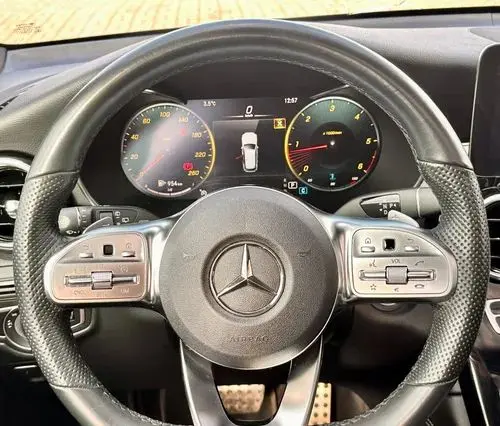MERCEDES-BENZ GLC 