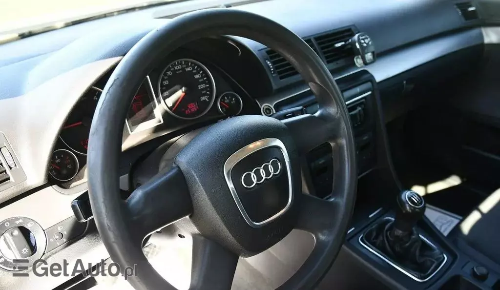 AUDI A4 