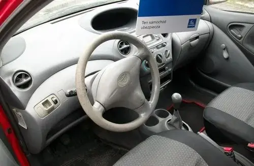TOYOTA Yaris 