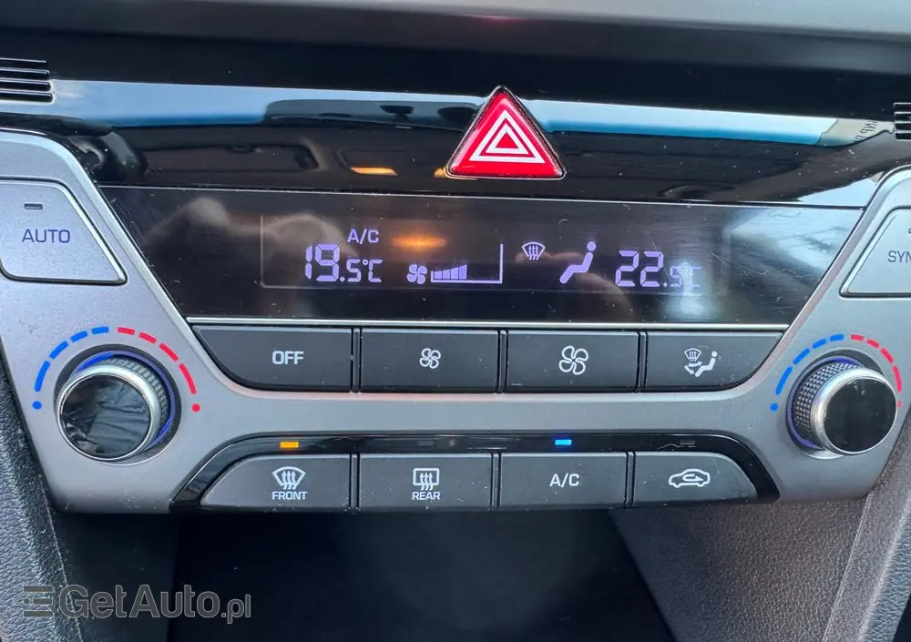 HYUNDAI Elantra 1.6 Premium