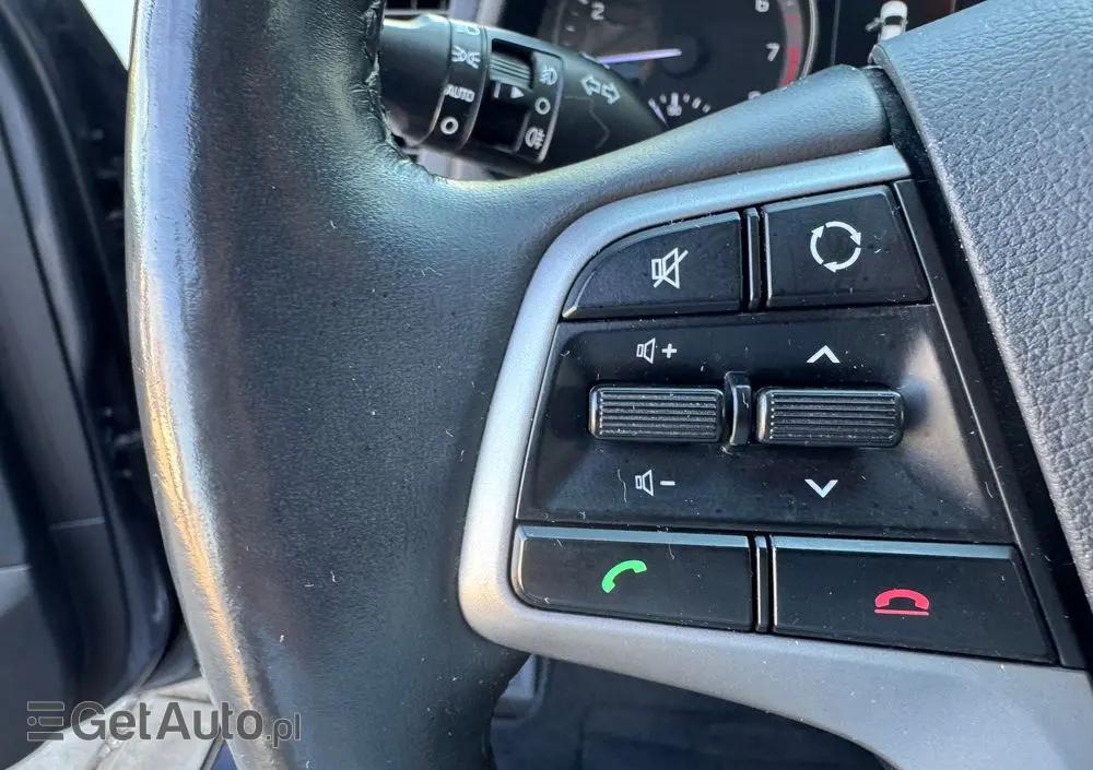 HYUNDAI Elantra 1.6 Premium