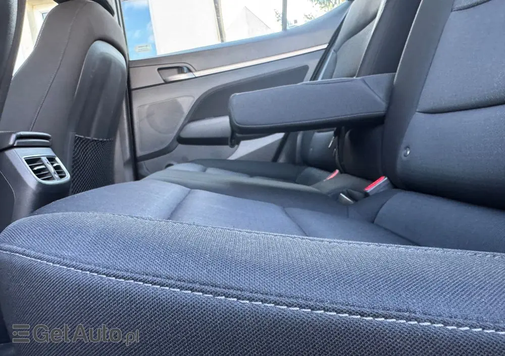 HYUNDAI Elantra 1.6 Premium