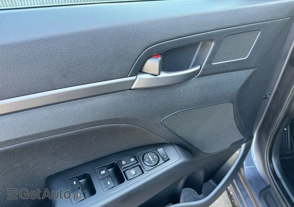 HYUNDAI Elantra 1.6 Premium