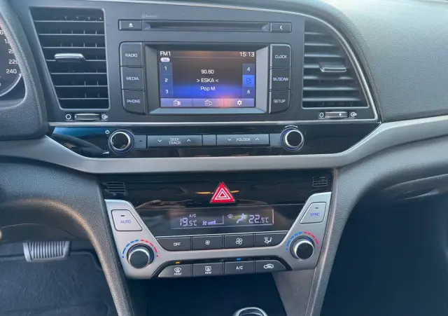 HYUNDAI Elantra 1.6 Premium