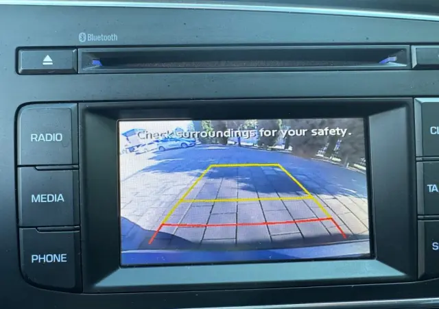 HYUNDAI Elantra 1.6 Premium