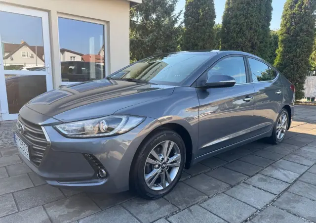 HYUNDAI Elantra 1.6 Premium